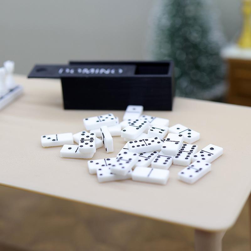 1 Set 1:12 Dollhouse Accessori - Board Game Design recension och pris